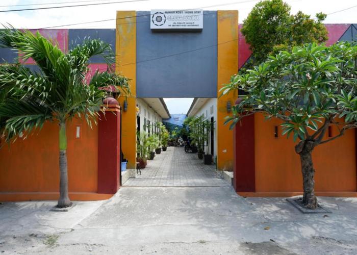 RedDoorz near Mutiara SIS Al Jufrie Airport Palu
