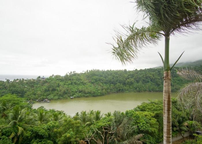 RedDoorz Syariah near Ngade Lake