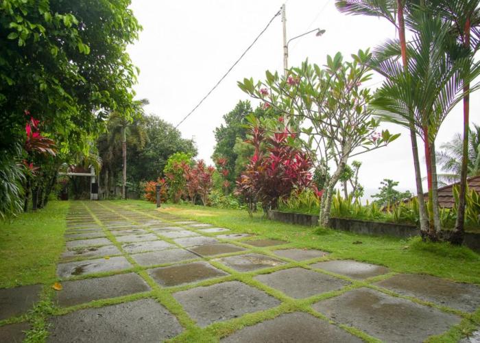 RedDoorz Syariah near Ngade Lake