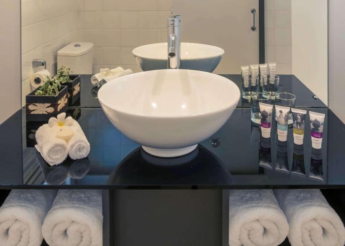 Mercure Nadi