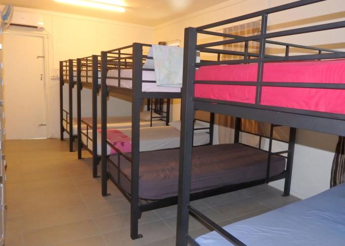 Bluewater Lodge - Hostel