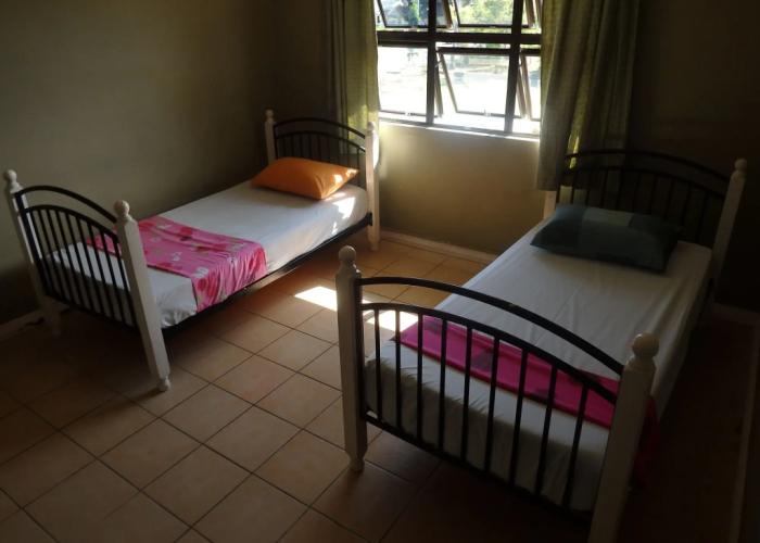Bluewater Lodge - Hostel