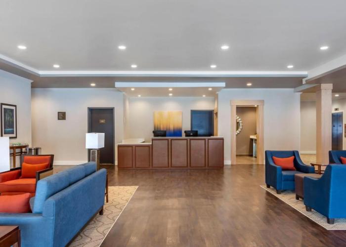 Comfort Inn & Suites