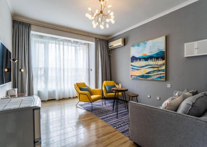 Zhengzhou Jinshui · North 3rd Ring Huayuan Road·Locals Apartment · 00174560