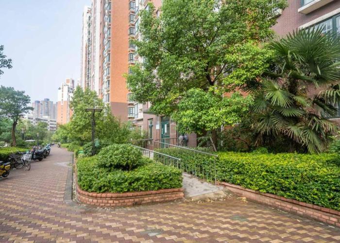 Zhengzhou Jinshui · North 3rd Ring Huayuan Road·Locals Apartment · 00174560