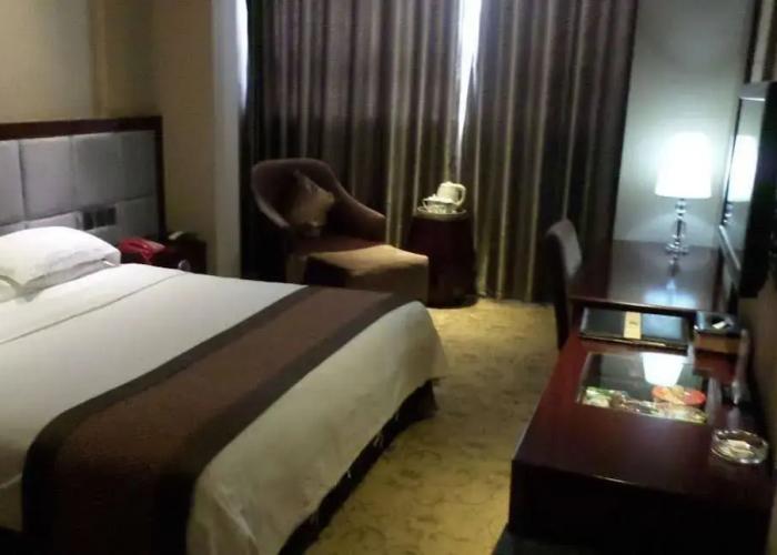 Tiancheng Holiday Hotel (Nanchong Renmin Garden)