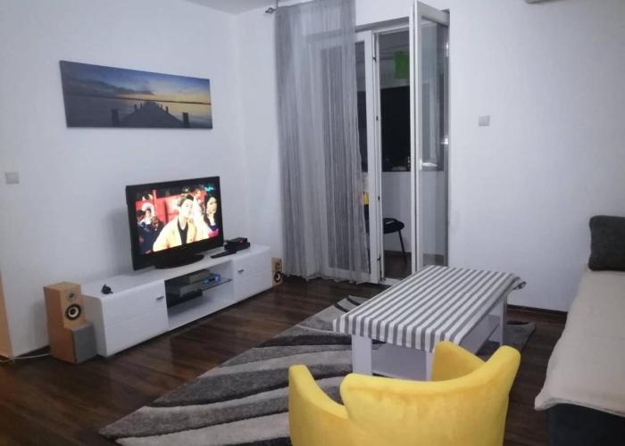 Yellow apartment, central Podgorica