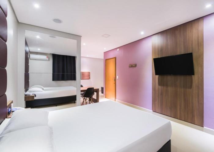 Plaza Motel