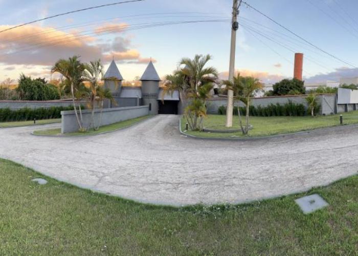 Plaza Motel