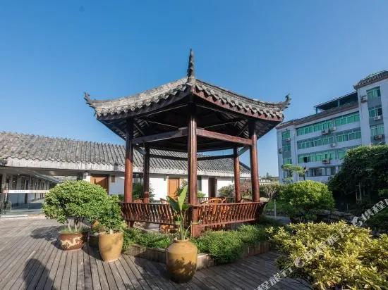 Yicheng Hotel (Langzhong Ancient City Zhuangyuanfang Branch)
