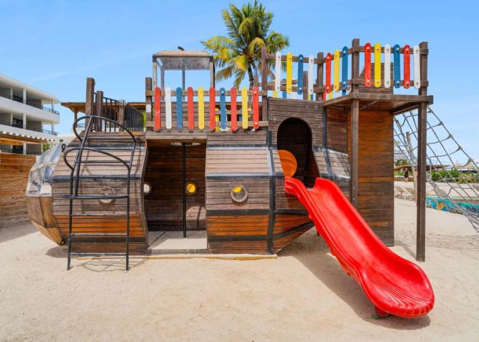 Mangrove Beach Corendon Curacao All-Inclusive Resort, Curio