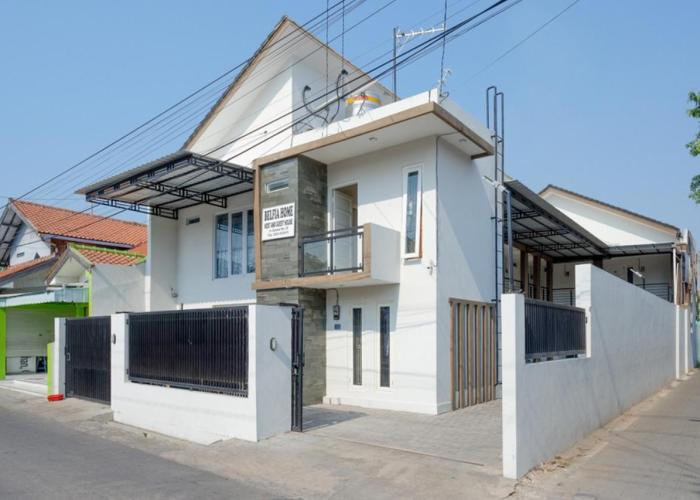 RedDoorz Plus Syariah near Stasiun Tegal 2