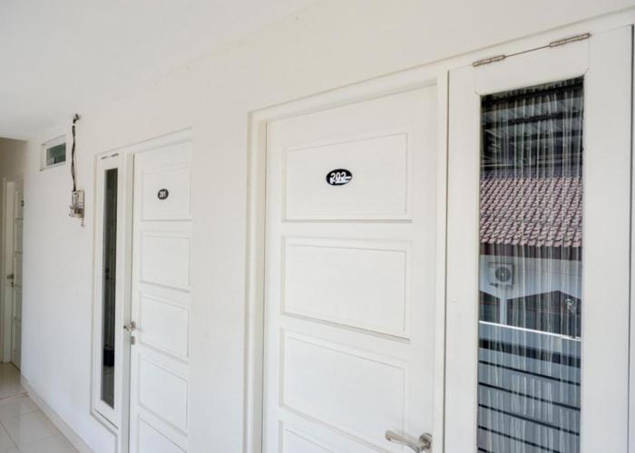 RedDoorz Plus Syariah near Stasiun Tegal 2