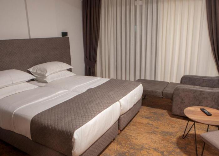 Qama Hotel