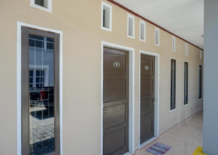 RedDoorz Syariah near Mutiara SIS Al Jufrie Airport Palu 2