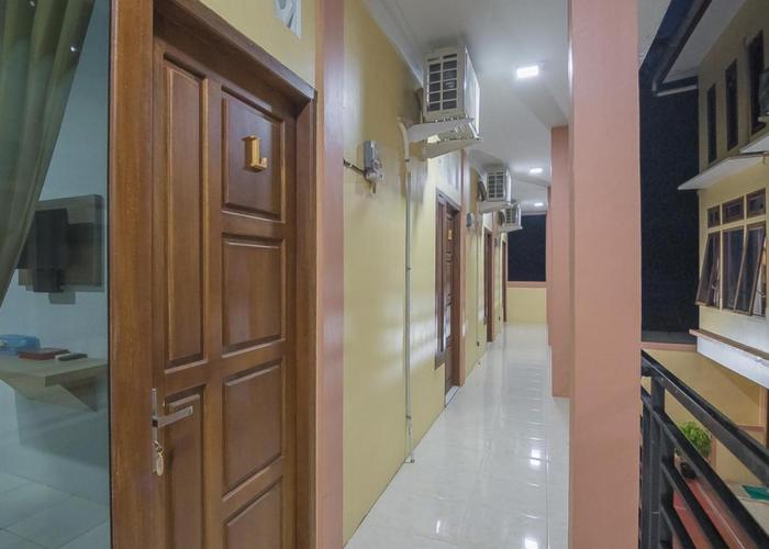 RedDoorz near RSUD Dr. Abdul Aziz