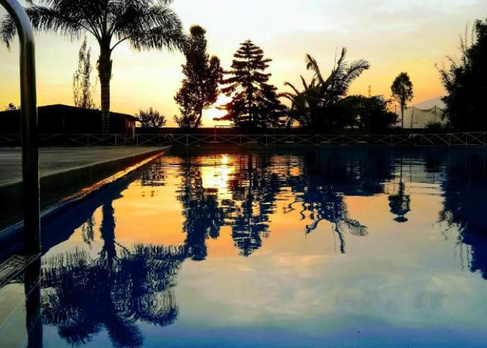 Mi Pequeño Club (Country Club)