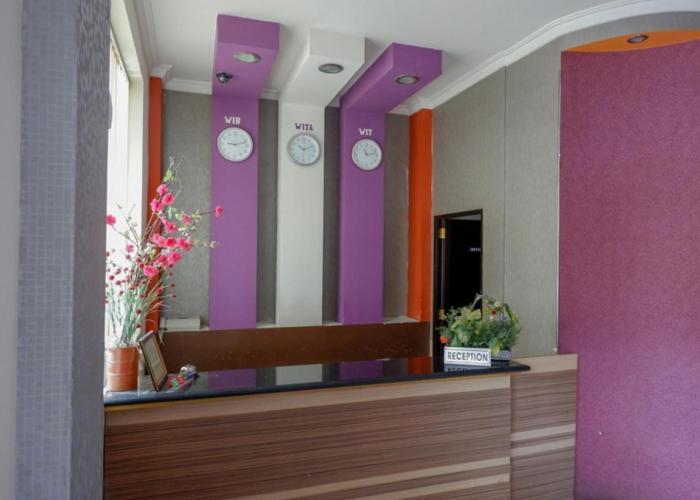 RedDoorz near Monumen Habibi Ainun
