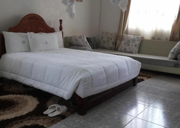 St Lira Hotel