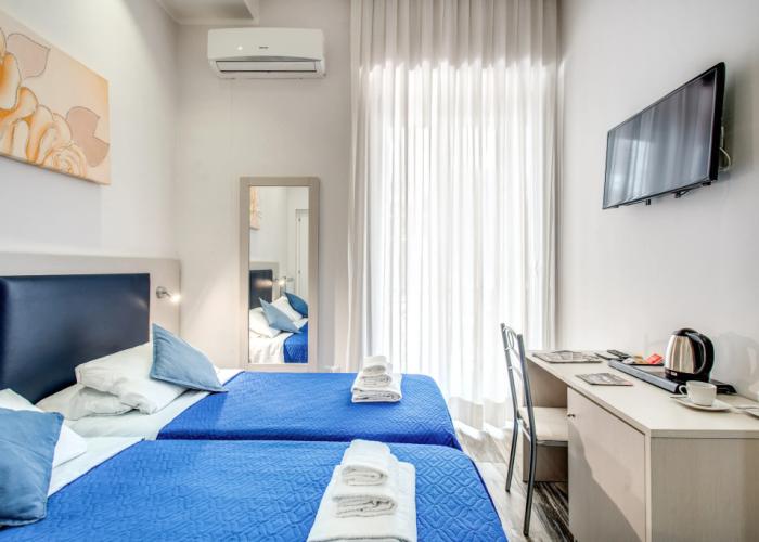 Napoli's Gold Hotel