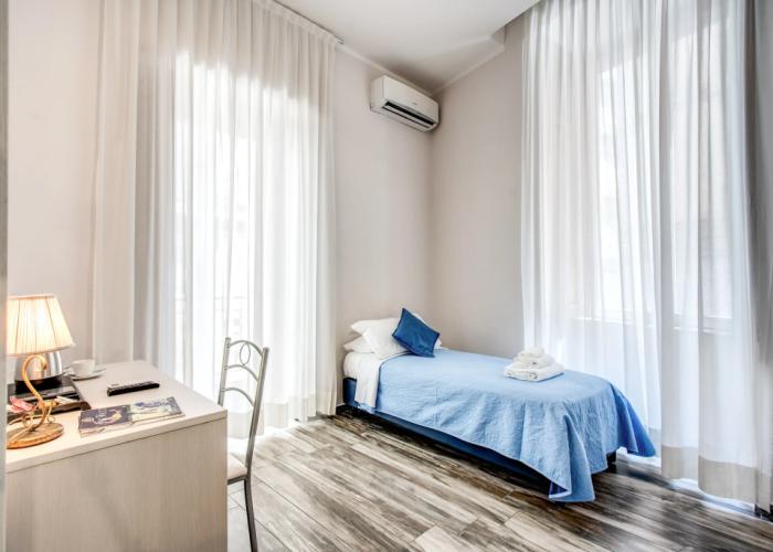 Napoli's Gold Hotel
