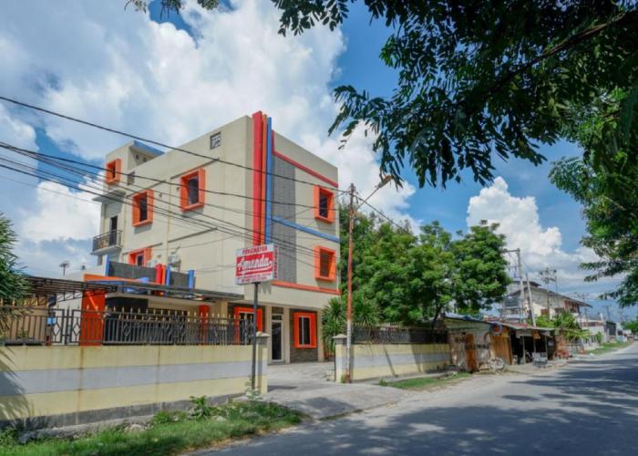 RedDoorz near Millenium Waterpark Palu