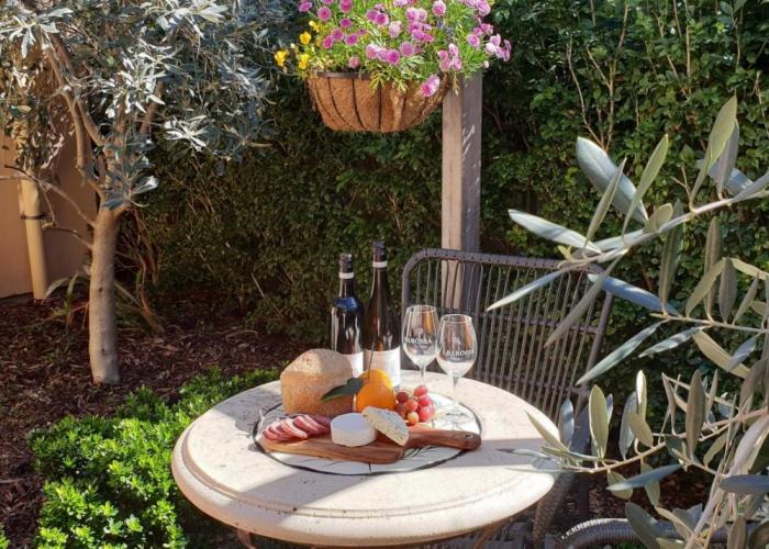 Fechner Place Barossa, 1 Bed, Wine & Platter