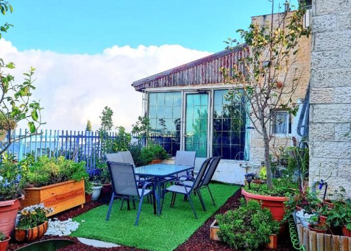 Charming Luxury Room 10 Min from the Old City