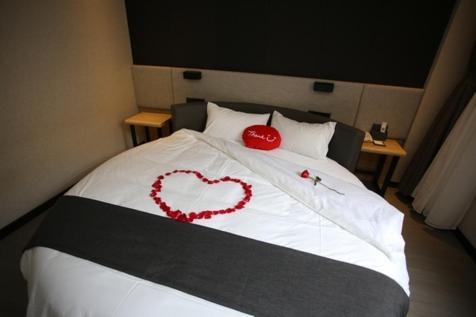 Thank Inn Plus Jiangsu Zhenjiang Jiangkou District Hongdou Square