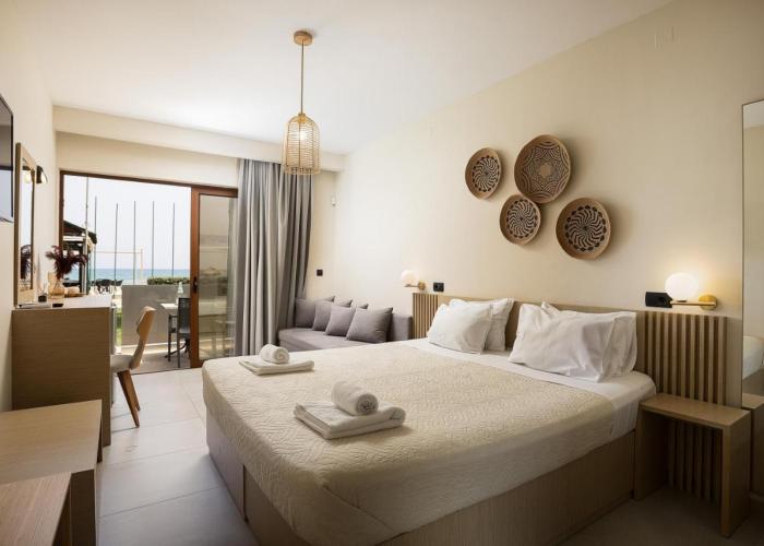 La Palma Apartments,a beachfront paradise!