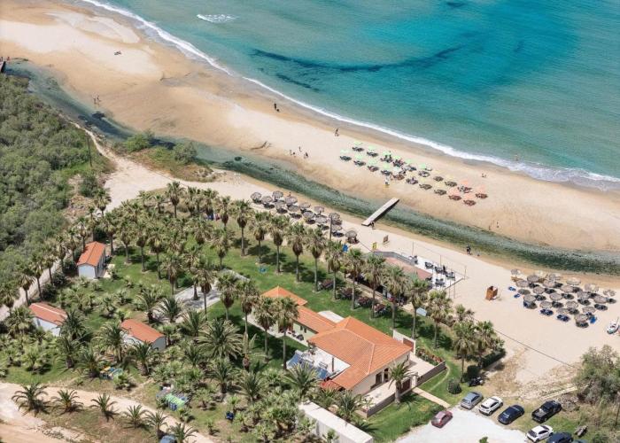 La Palma Apartments,a beachfront paradise!