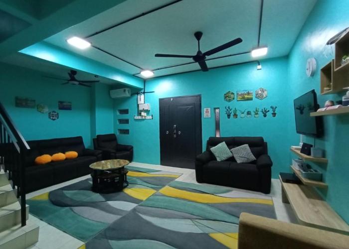 The Handz House II with WIFI - For family or same gender only