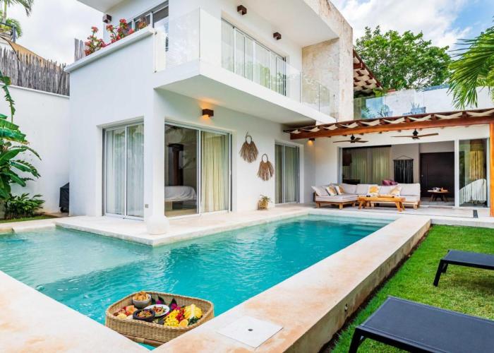 Villa Ek'Balam & Villa Flamingo, Luxury Villas, Private Pool, Private Garden, Jacuzzi, 24h Security