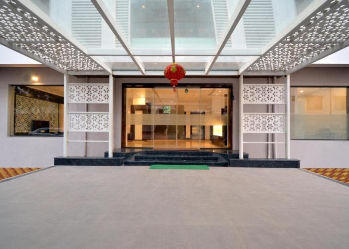 HOTEL DWARKA PARK