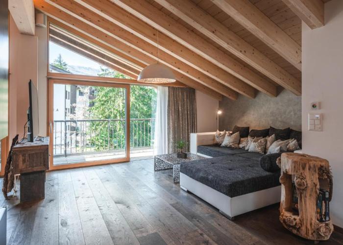 Joe's Place - luxury lifestyle apartment