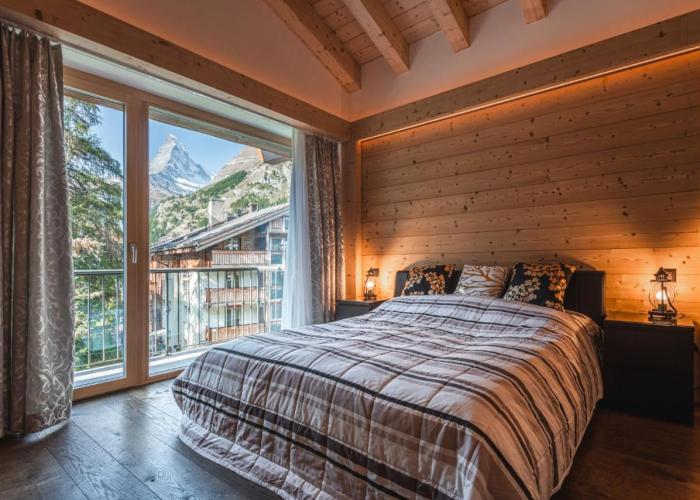 Joe's Place - luxury lifestyle apartment