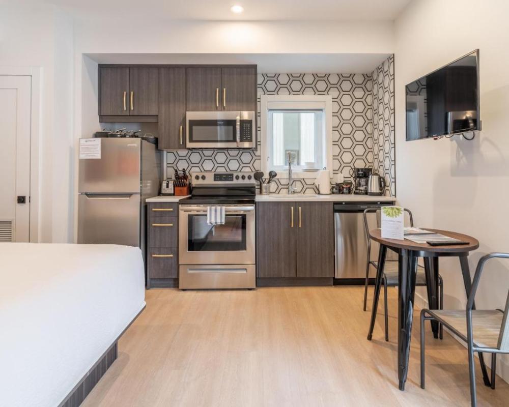 фото Basecamp Resorts Revelstoke