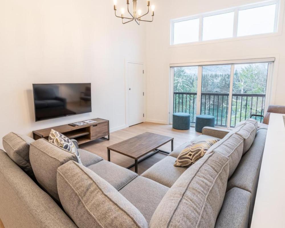 фото Basecamp Resorts Revelstoke