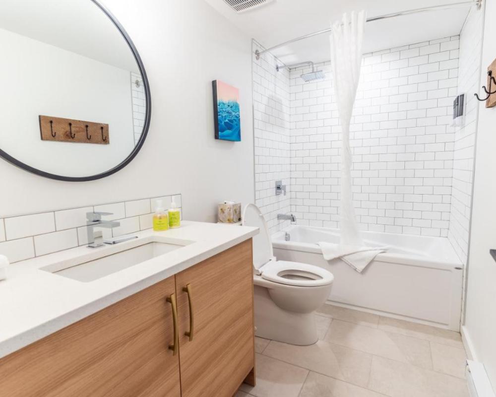 фото Basecamp Resorts Revelstoke