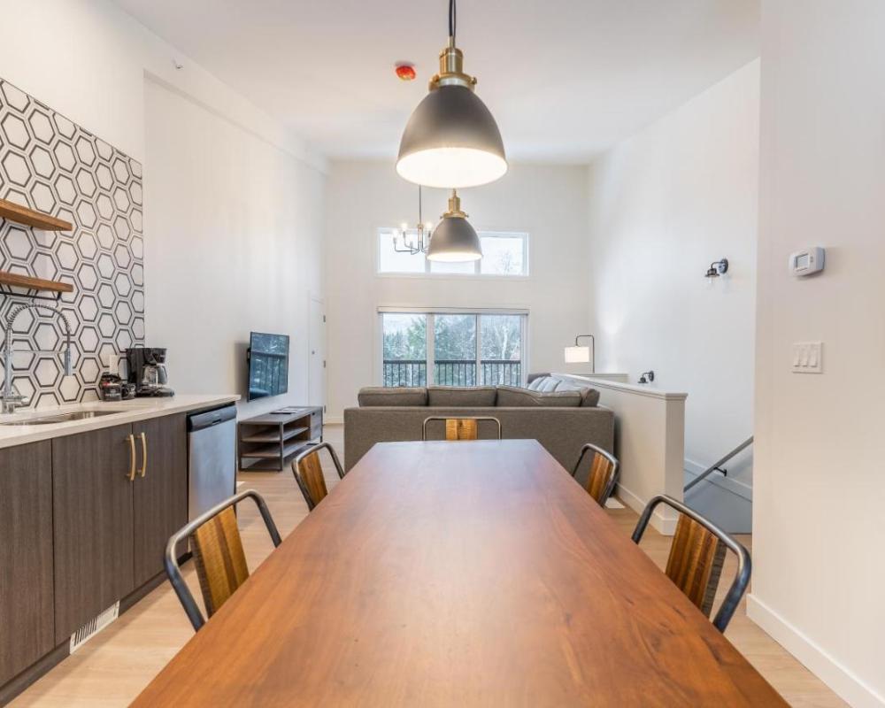 фото Basecamp Resorts Revelstoke