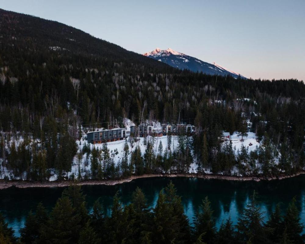 фото Basecamp Resorts Revelstoke