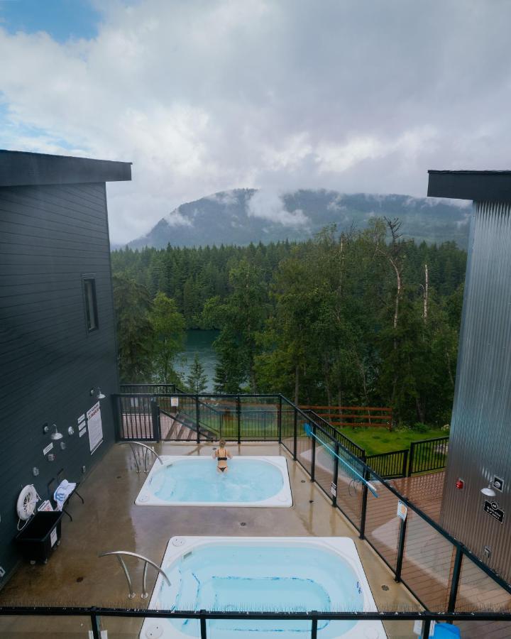 фото Basecamp Resorts Revelstoke