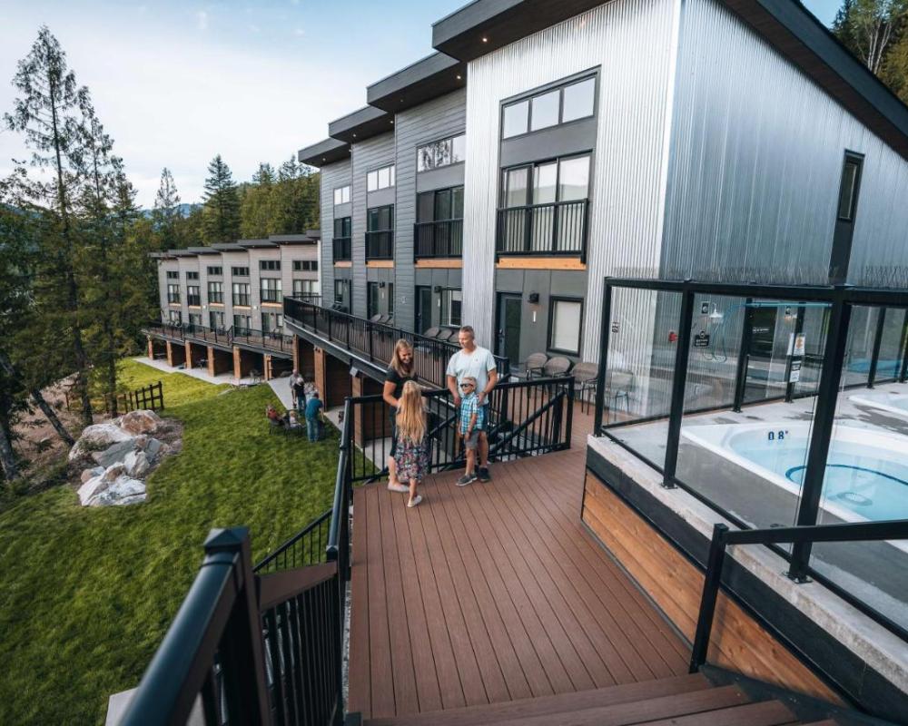 фото Basecamp Resorts Revelstoke