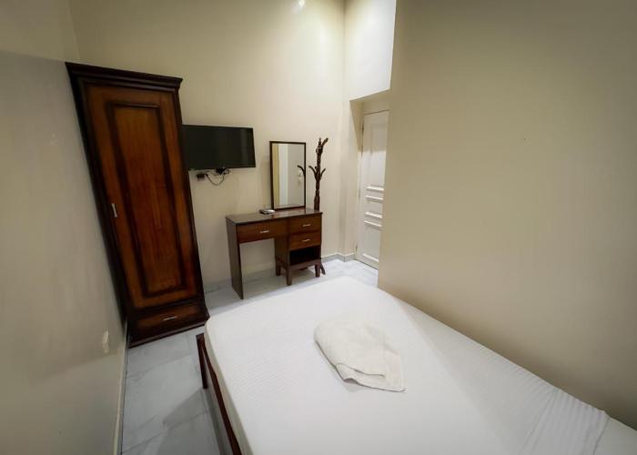 Regency inn