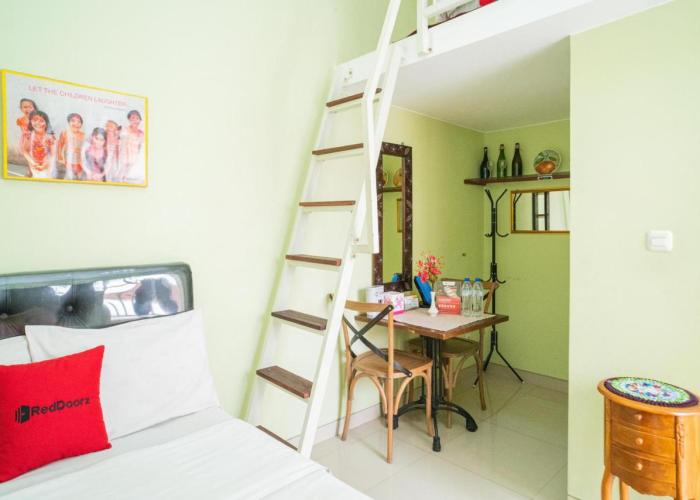 RedDoorz Syariah near Suncity Mall Sidoarjo