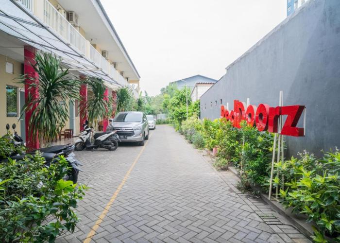 RedDoorz Syariah near Suncity Mall Sidoarjo