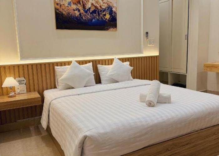 ELISA HOTEL