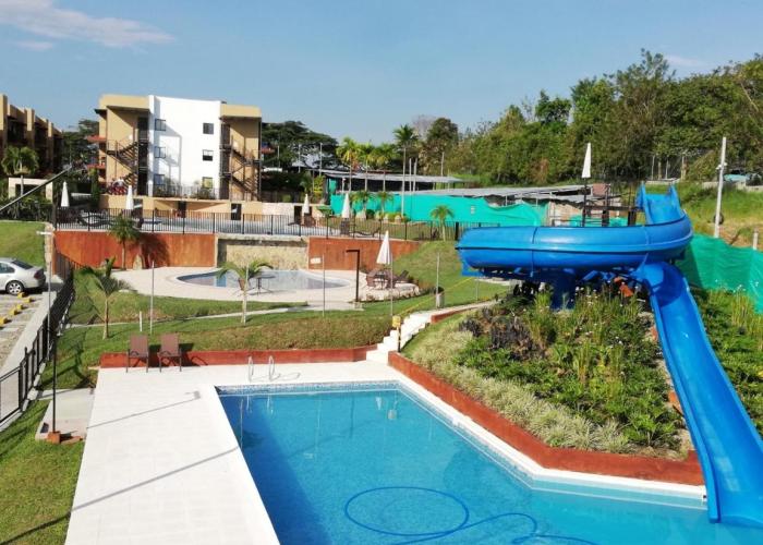 Descanso cafetero, piscinas, jacuzzi, wifi