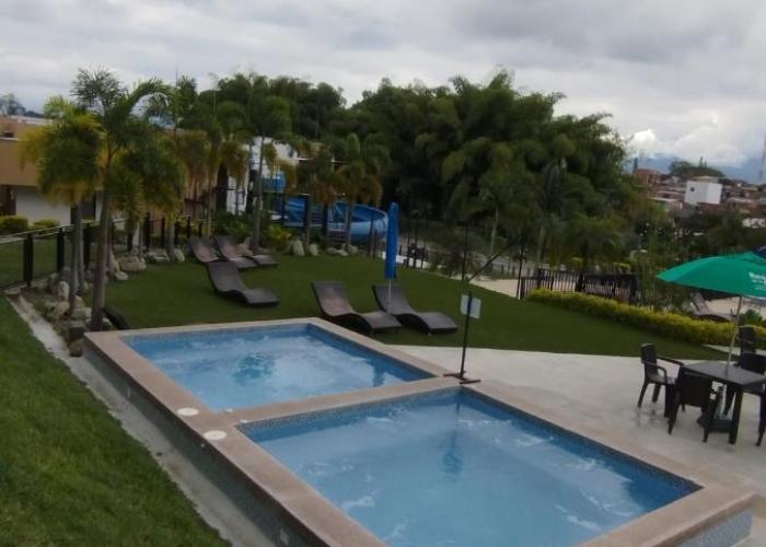 Descanso cafetero, piscinas, jacuzzi, wifi
