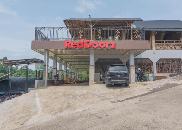 RedDoorz Resort Syariah @ Batu Apung Purwakarta
